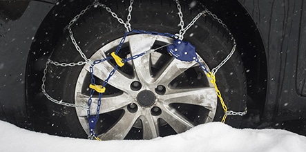 Pneus neiges, chaînes, quel équipement choisir pour affronter l'hiver ?